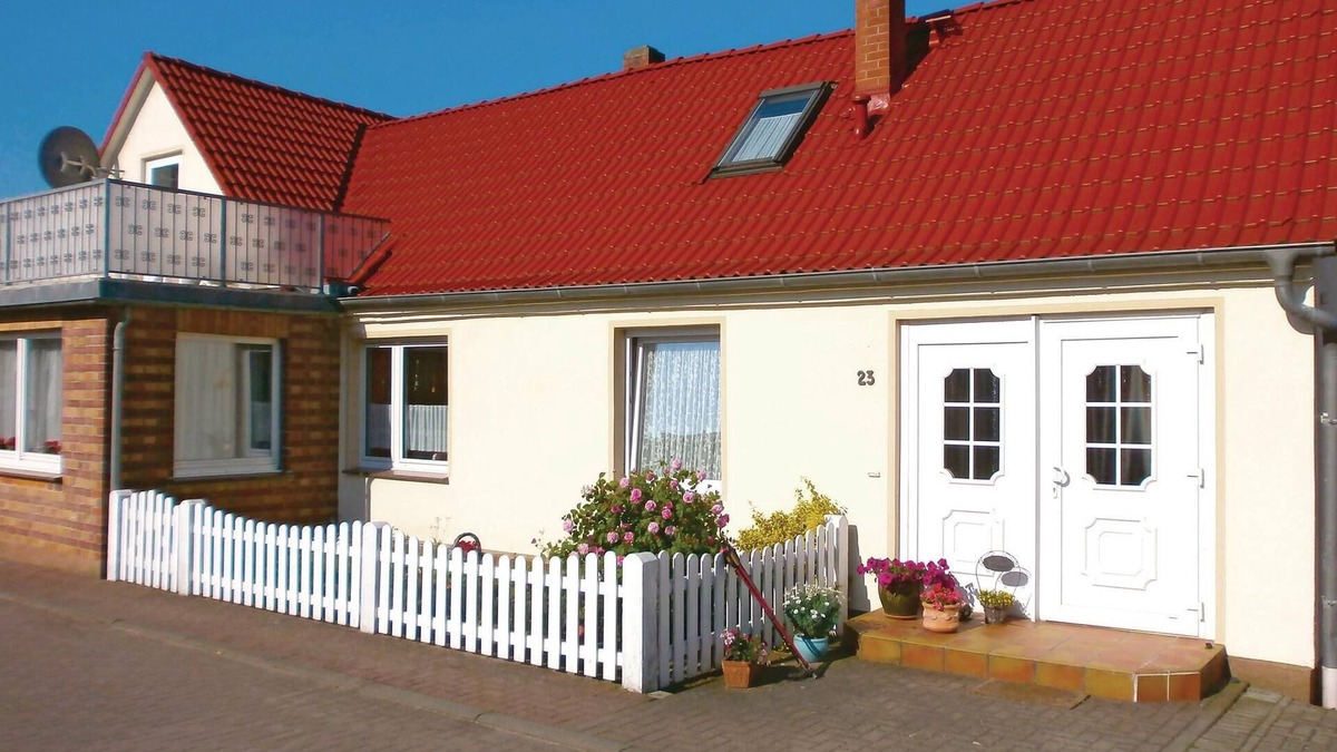 Elmenhorst/Lichtenhagen Apartment | Beach front apartment