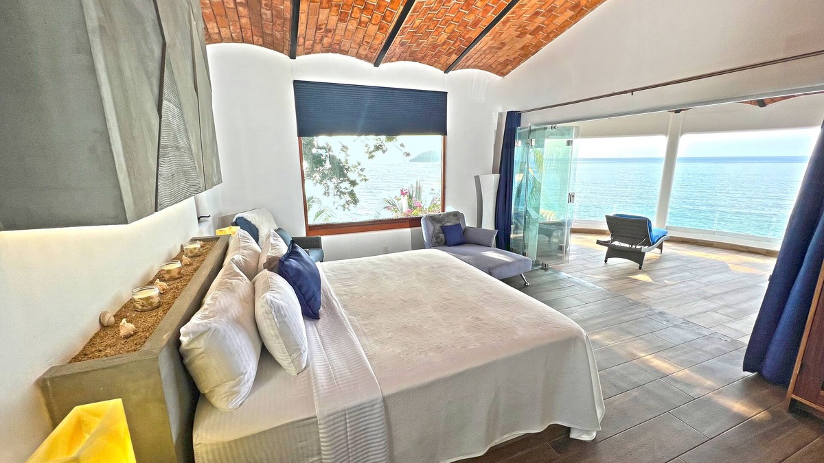 Los Pescadores House | Beach Front, Amazing, Private Home
