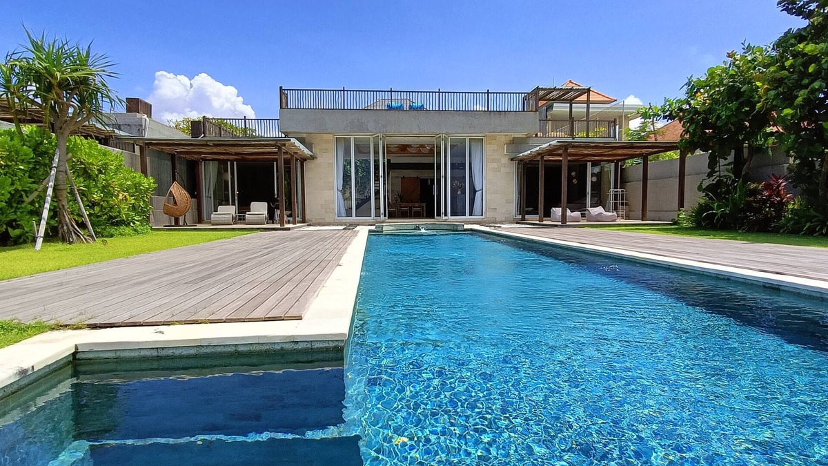 Ketewel Villa | Beach front 2 bedroom with cinema room & infinity pool Sahadewa