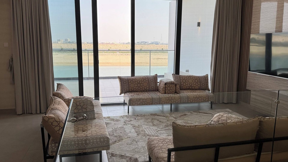 Al Hamriya Villa | Beach Front 4-bedroom villa with heated SPA pool