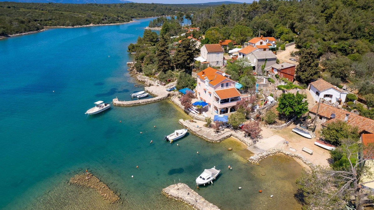 Punta Kriza Apartment | Beach front apartment in Punta Kriza