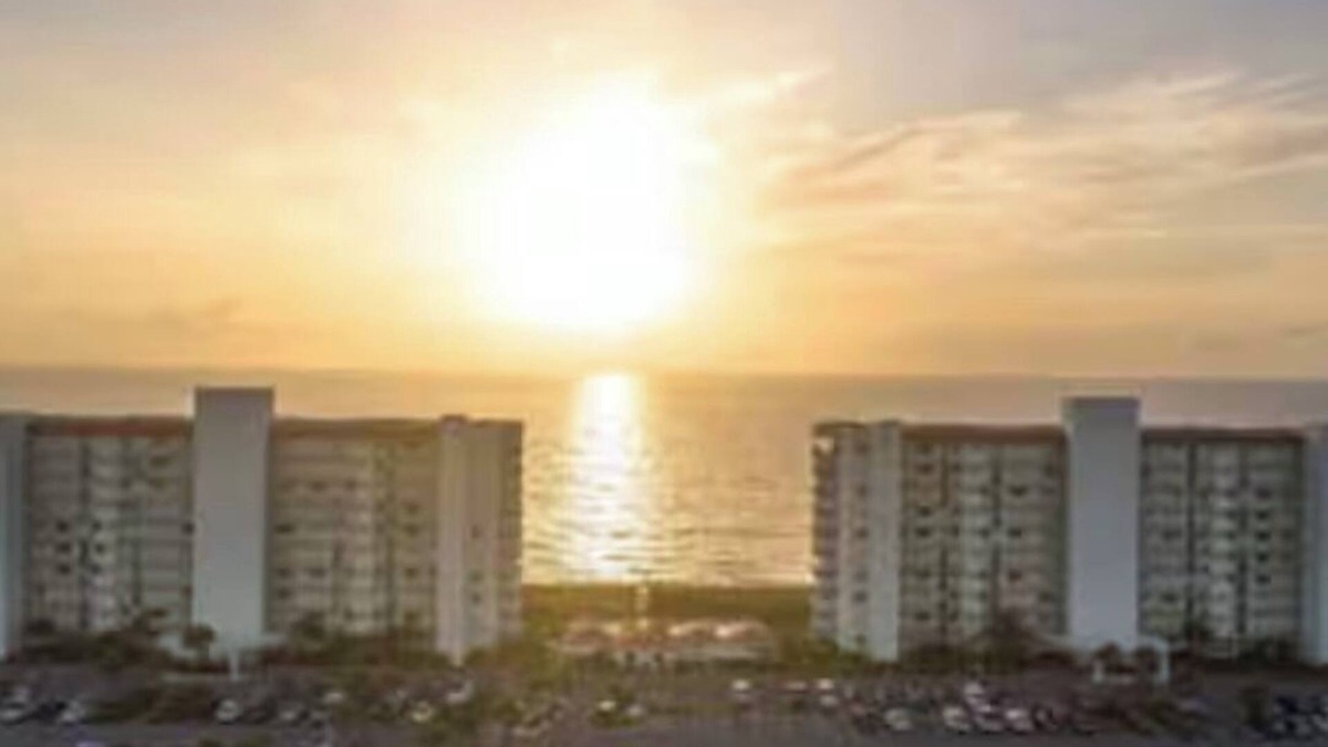 Hutchinson Island South Apartment | Beach Front Condo with Breathtaking Views