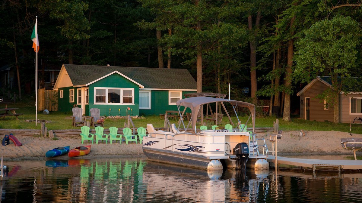 Mecosta Cottage | Beach Front Cottage On Family Friendly Pretty Lake. Sunsets, Fishing And Fun!