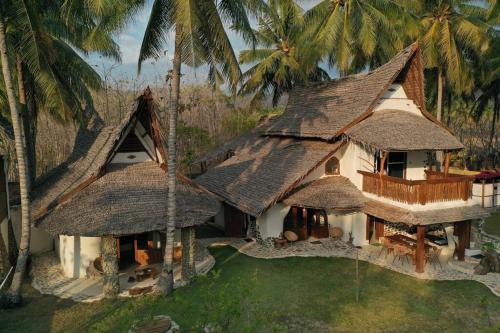 Sumbawa Barat Villa | Beach-Front Sumbawa Surf House