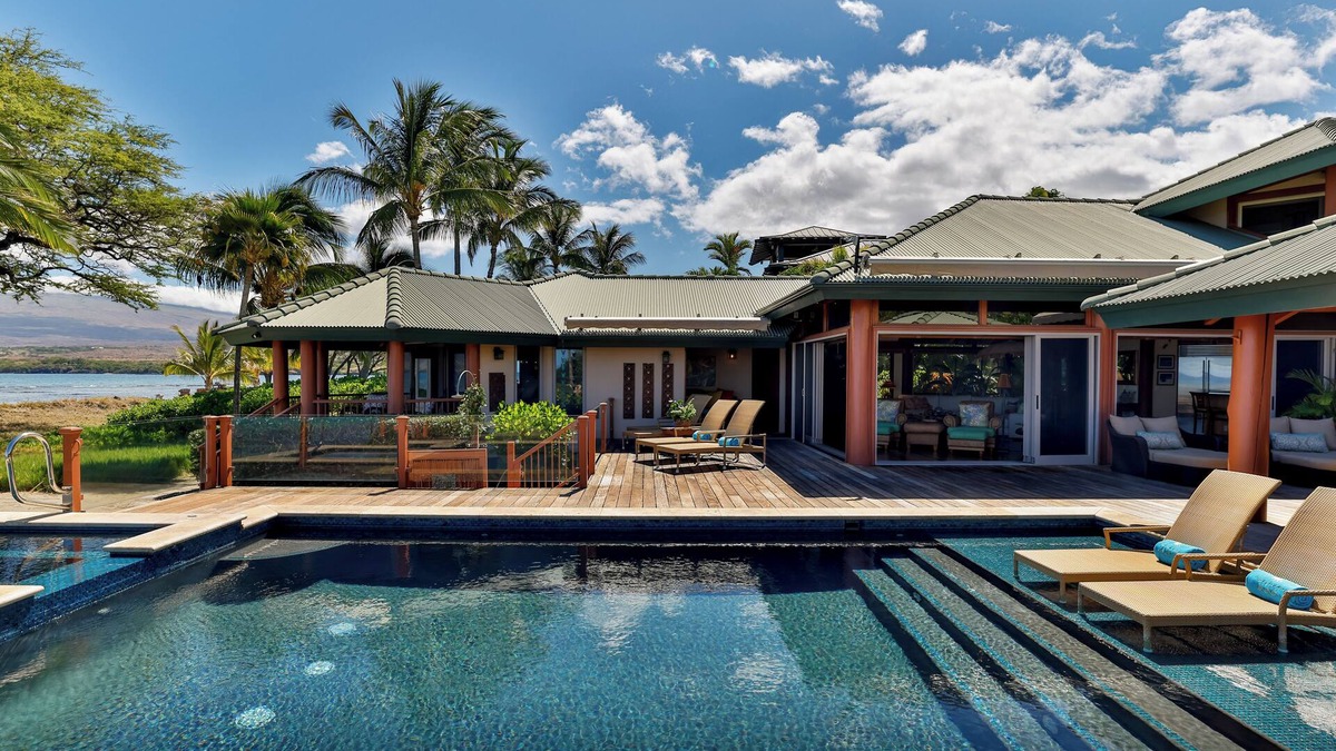 Puako Villa | Beach Front w/heated salt water pool and hot tub