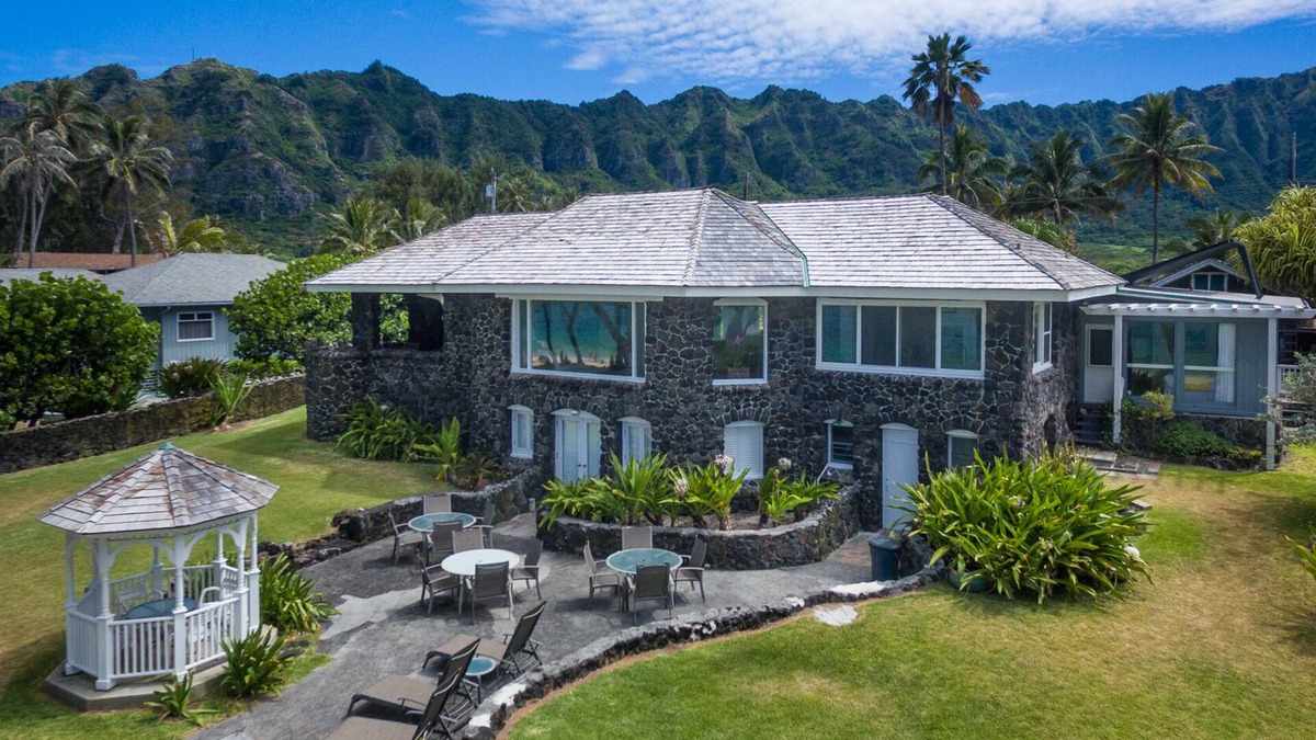 Waimanalo Beach House | Beach Front Waimanalo-Licensed #1990/NUC-1689 - White Sand Beach!