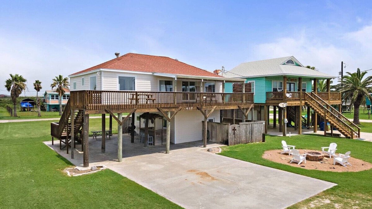 Surfside Beach House | Beach Getaway with Game Room & Tiki Bar