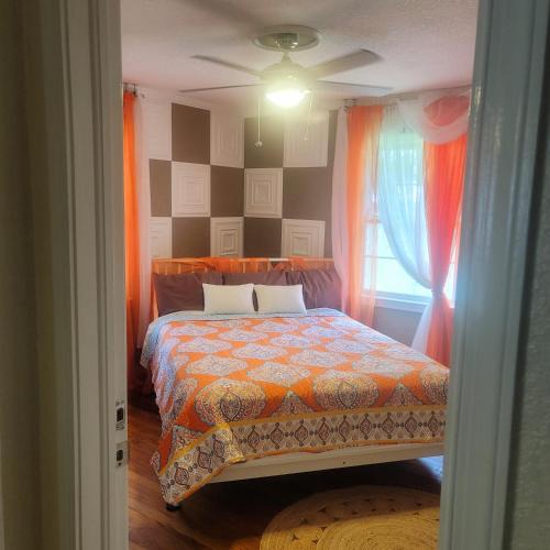 Brunswick House | Beach Go-Boho Private FIFTY DOLLARS Room Coffee - Tea FREE! INSTANT BOOK