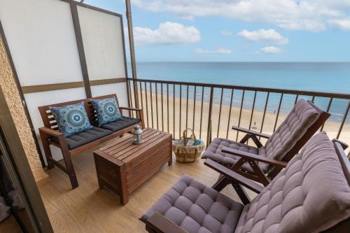 El Moncayo Apartment | Beach Haven by Fidalsa