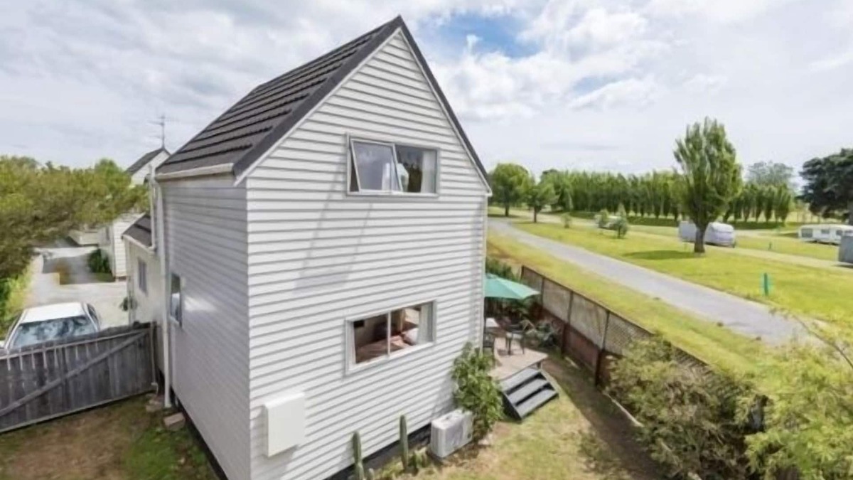 Tahunanui House | Beach holidays don't get any better than this!