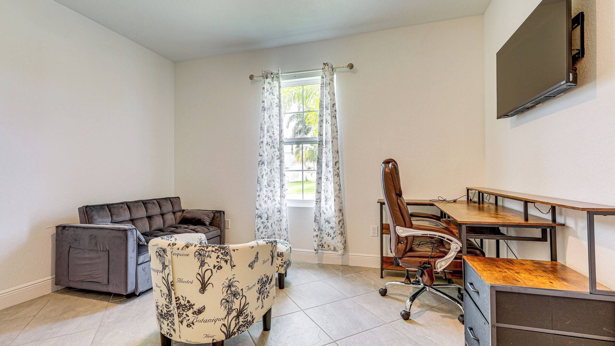 Port Saint Lucie Apartment | Beach-Hop & Golf! Port St Lucie Apt w/ Shared Yard