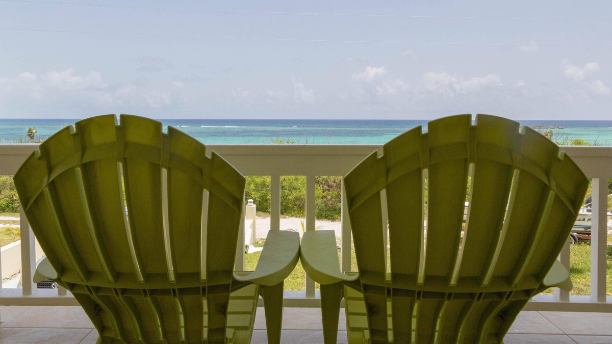 Clarence Town House | Beach House At Dean's Blue Hole - Walking Distance To The Blue Hole!