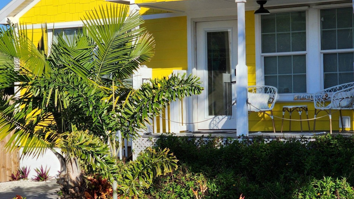 Harlem Heights House | Beach House - Between Fort Myers Beach, Sanibel Island, Captiva and Cape Coral