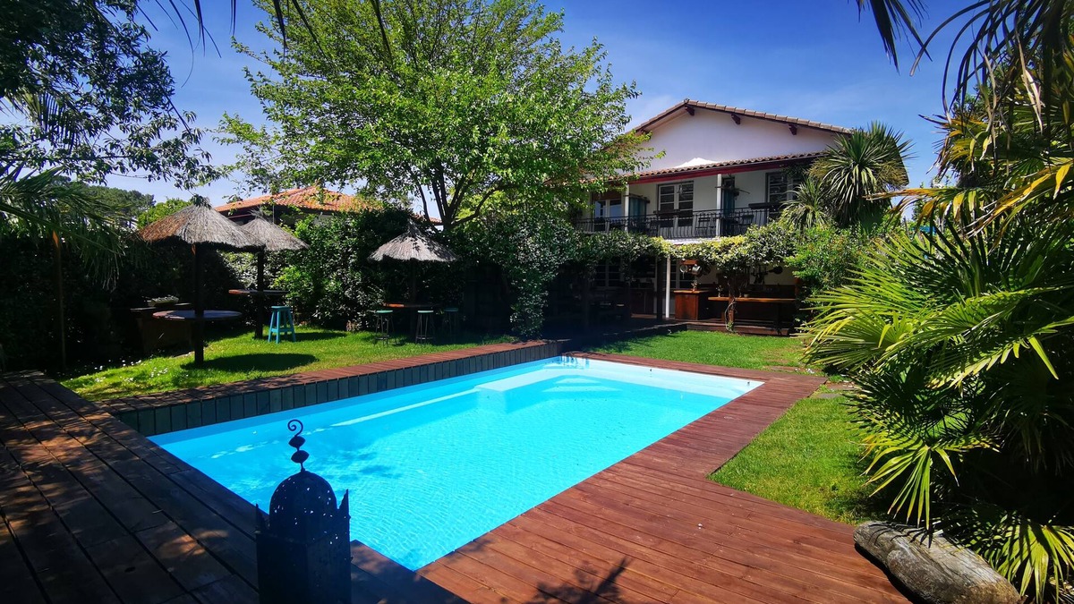 Mimizan-Plage Villa | "Beach House" in SW France, tropical garden, pool and room for 27 people.