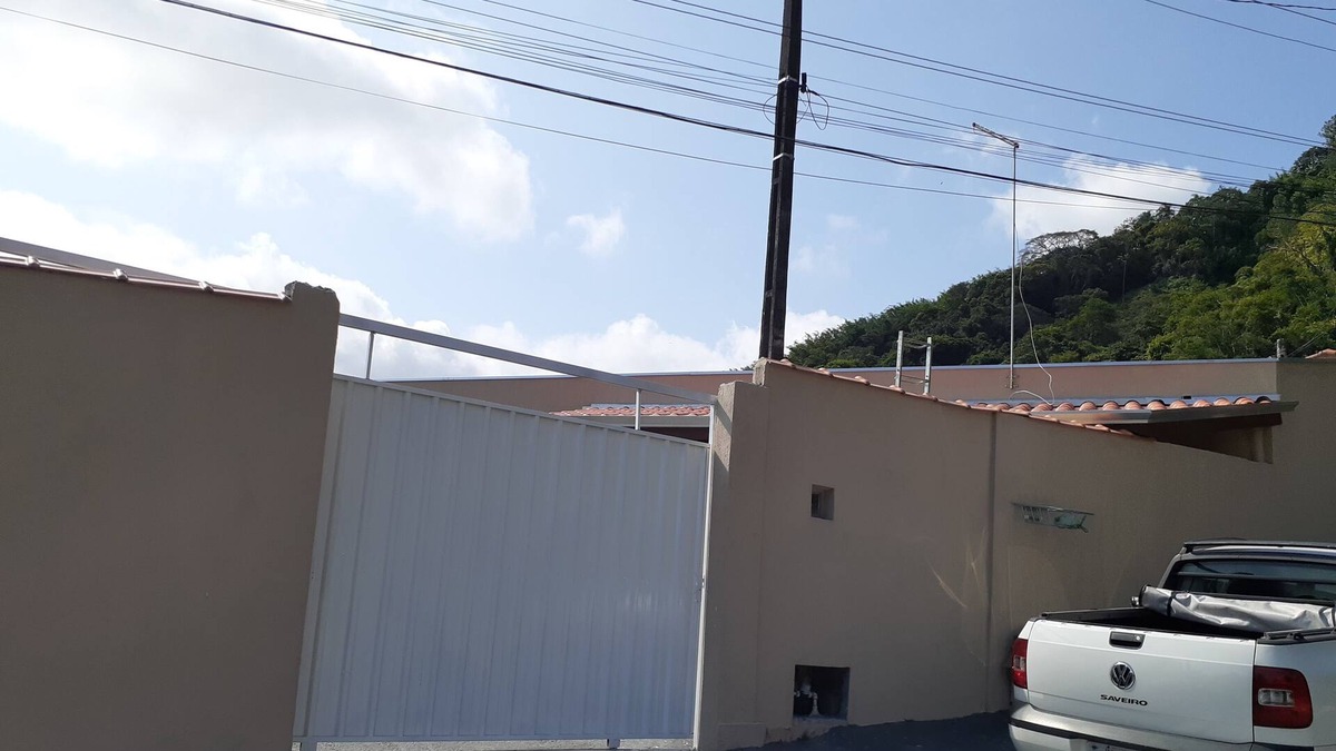 Centro House | Beach house in the city center in Caraguatatuba. 5 minutes walk to the beach 🙂