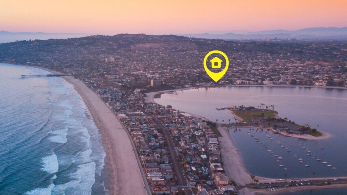 Crown Point Condo | Beach House one block from Mission Bay w/AC
