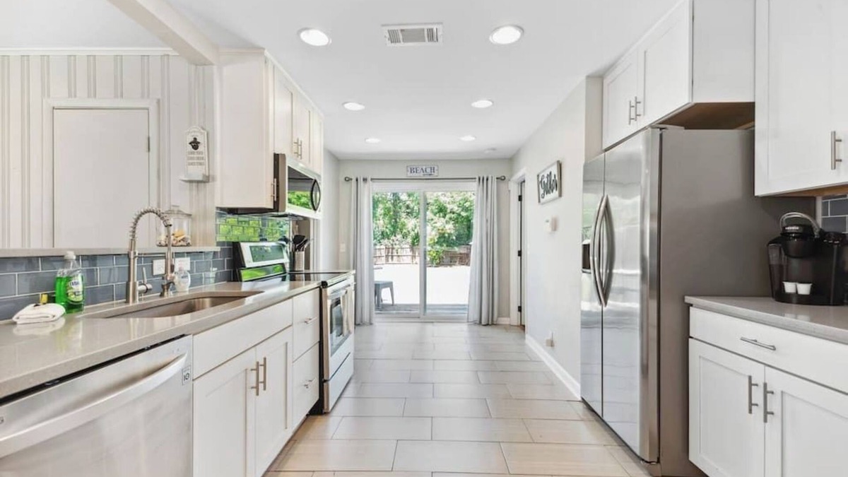 Saint Simons Island House | Beach House -optional BIKES - Walk 2 Shops & Fun