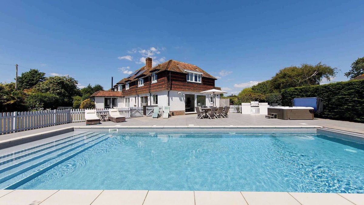 West Wittering House | Beach house with pool in West Wittering