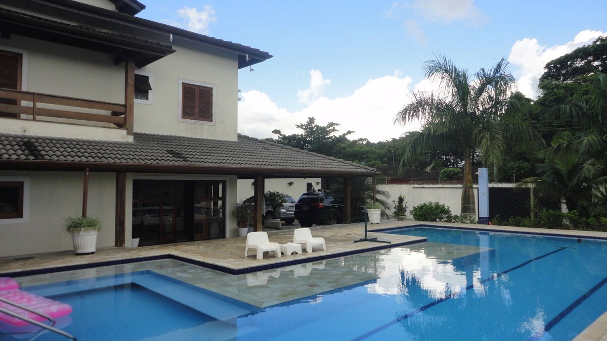 Boraceia House | Beach house with large pisicina, tennis court, squash and with 9 rooms.