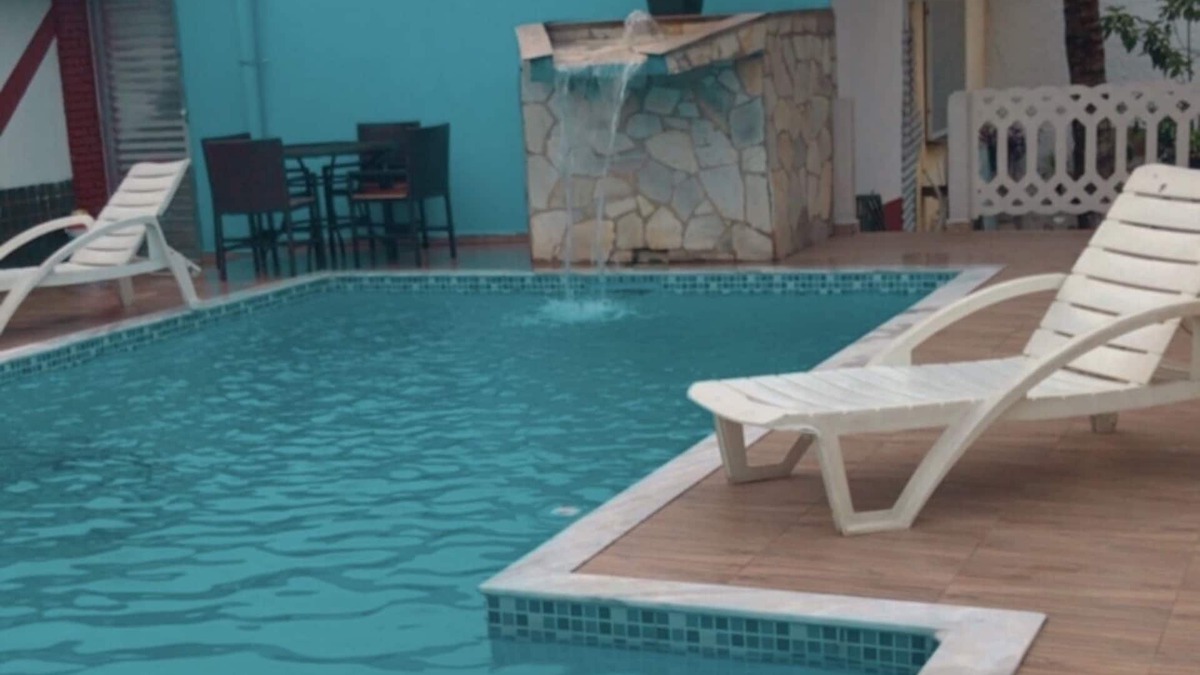 Itanhaem Cottage | Beach house with pool, weekends and holidays
