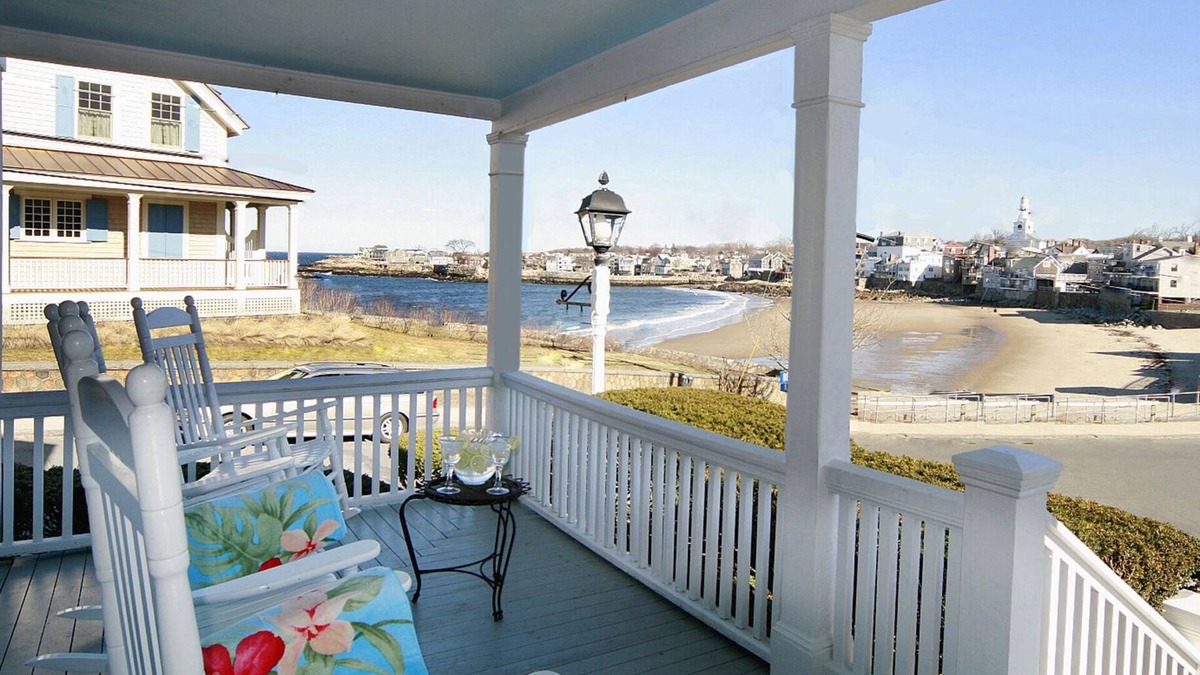 Rockport House | Beach & King - Stunning Ocean Views!