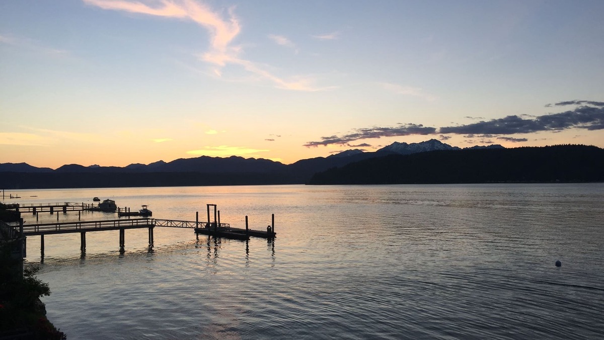 Union House | Beach living! Rest, relax, and rejuvenate on Hood Canal's most desireable coast