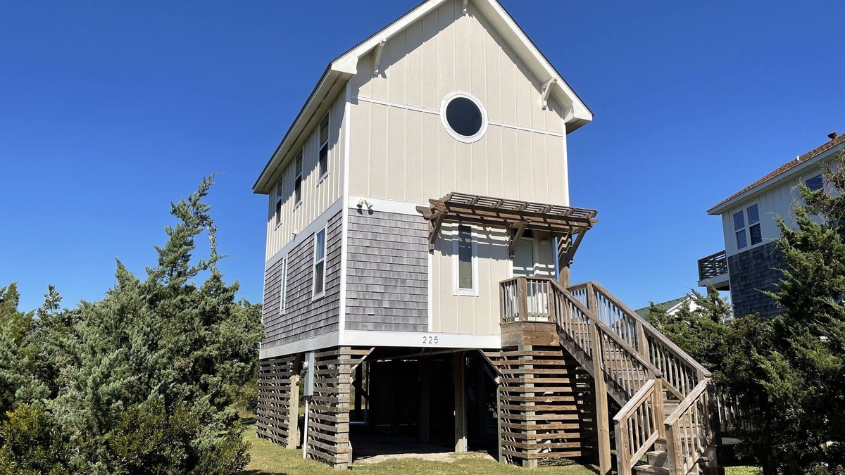 Ocracoke House | Beach Nut Bungalow: Two bedroom home in Pamlico Point
