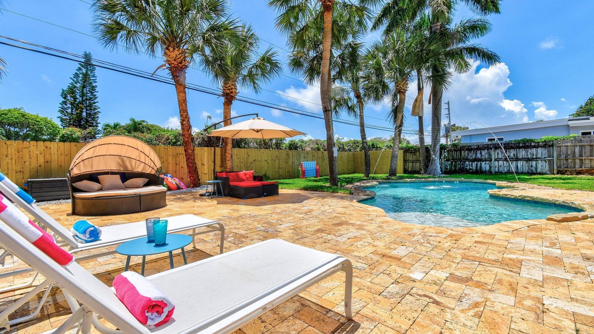 Island Estates House | ★Beach Oasis | Tiki Cabana | Heated Pool | Cozy