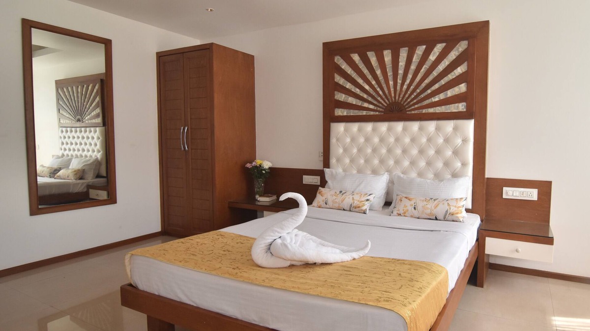Caranzalem Apartment | Beach Paradise Miramar Goa