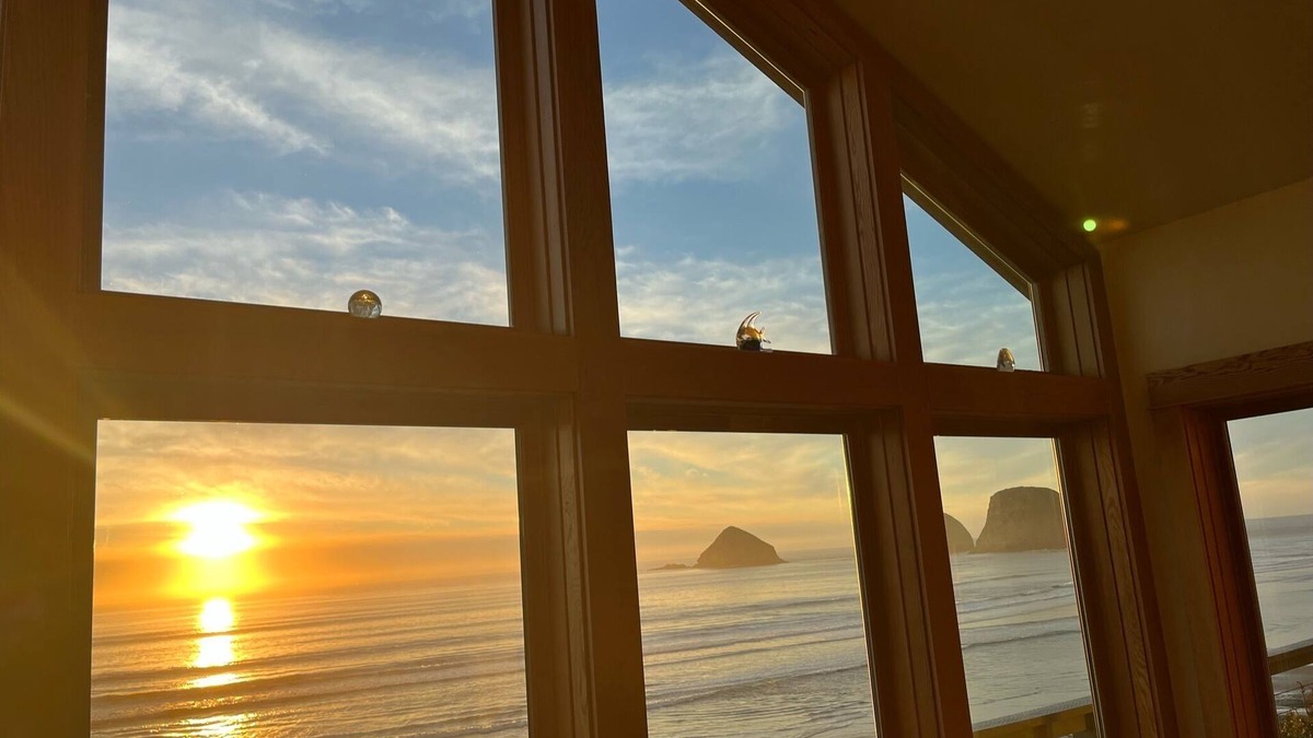 Tillamook House | Beach, Please!nModern Oceanfront Haven