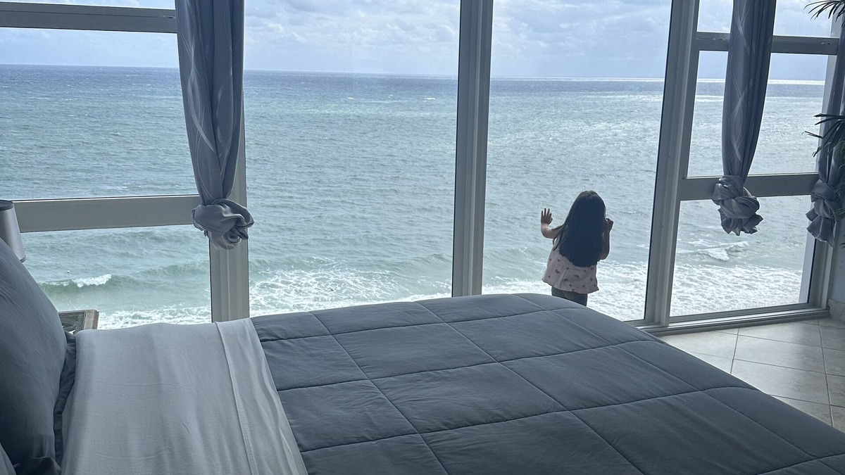 Barrier Island House | BEACH Resort-Ocean & Beachfront -Views from every window & Balcony- Pool-5 stars