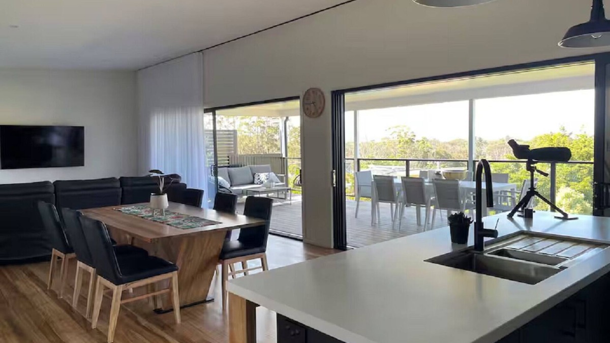 Pambula Beach House | Beach Retreat, renovated, easy walk to beach