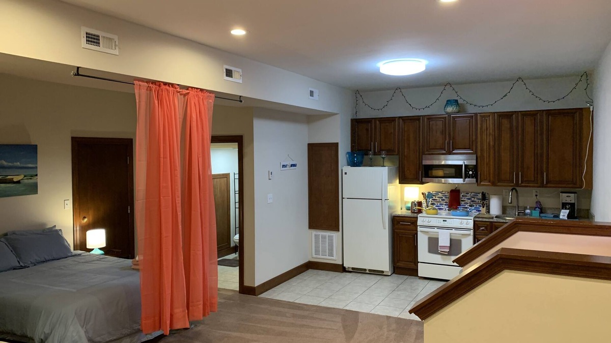 Cottage Line Condo | Beach Side HideAway (1-Bedroom Condo) - Pets Allowed by RedAwning