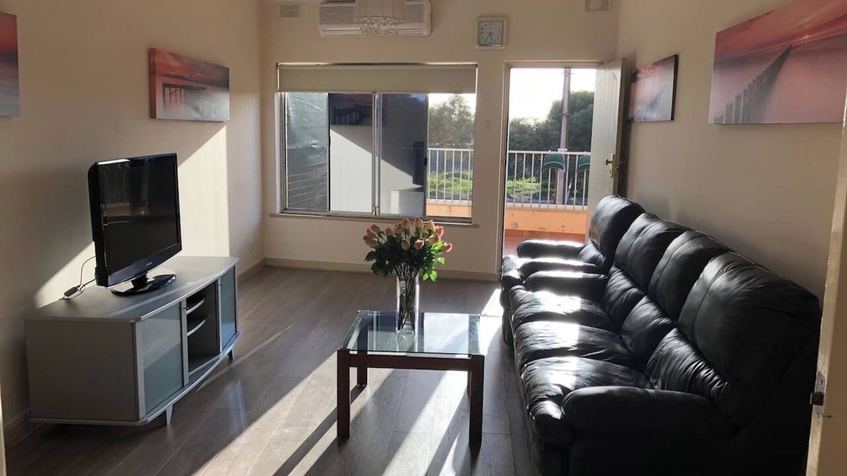 Semaphore Park Apartment | Beach side holiday unit