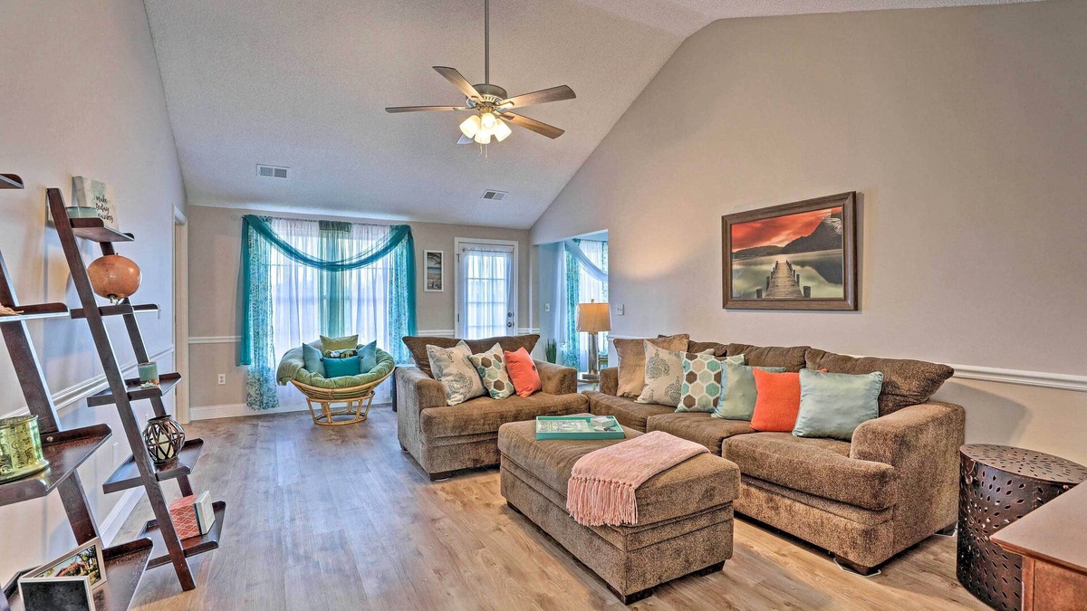 North Charleston House | Beach-Themed Retreat: 10 Mi to Downtown Charleston