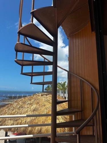Long Beach Estates Apartment | Beach View Room at Barnacle Resort