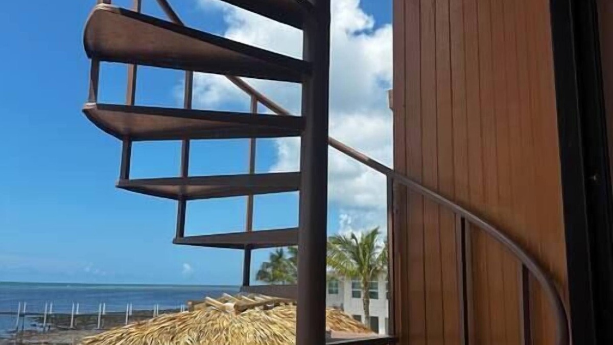 Long Beach Estates Apartment | Beach View Room Dormitory Room Barnacle Resort