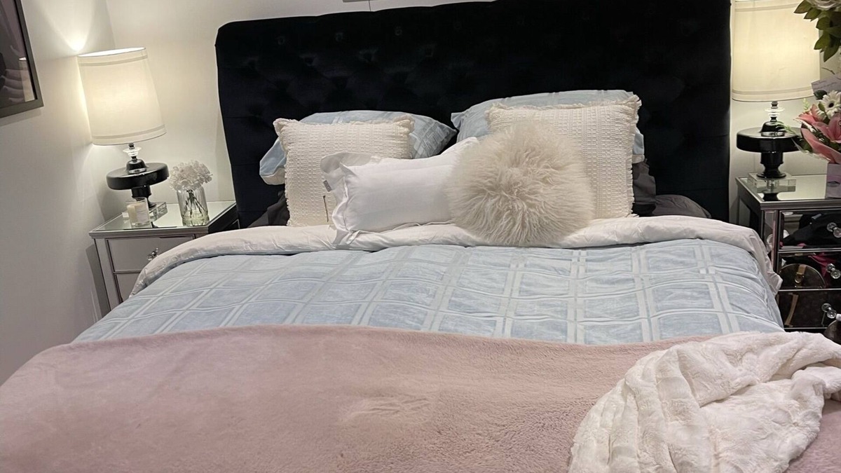 Port Melbourne Apartment | Beach views on beach street