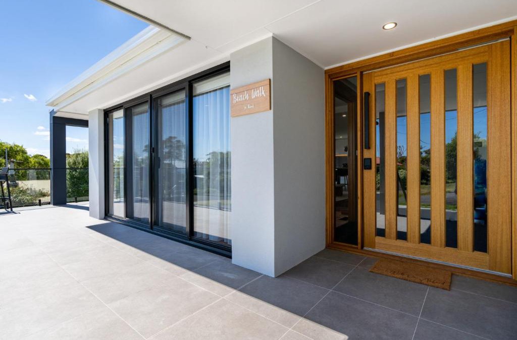 Bridport House | Beach Walk on Alfred