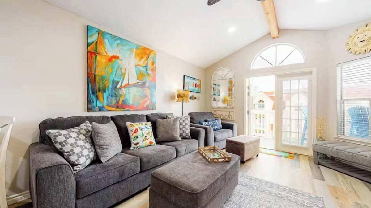 Corpus Christi Condo | Beachclub Summary: Go