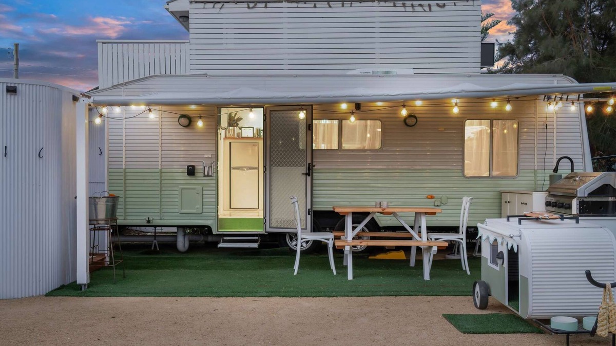 Copacabana House | "Beachcomber Bliss" – Retro Copa Camper