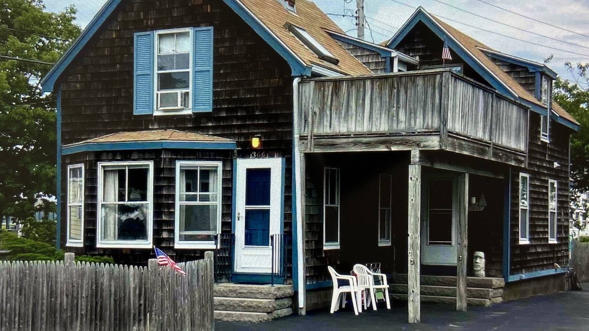 Pine Point Cottage | Beachcomber’s paradise