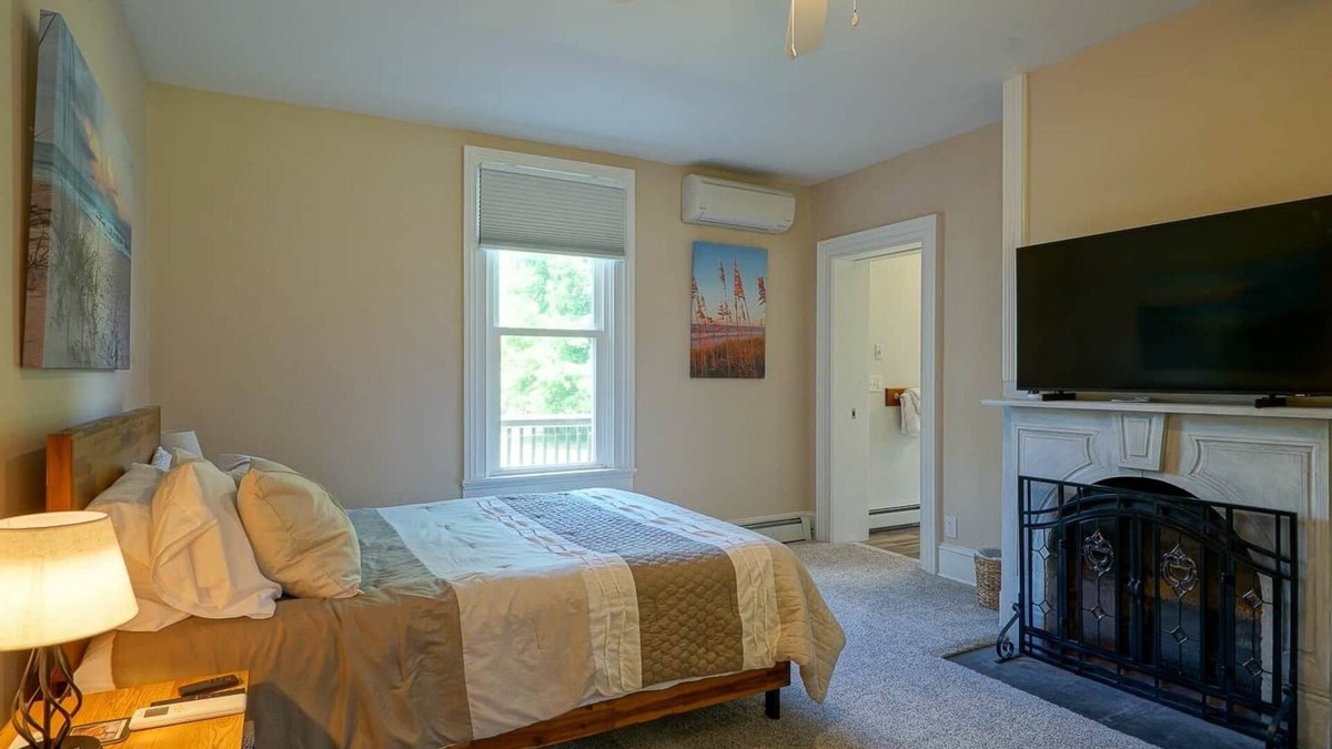 Still Pond Apartment | Beachcomber Suite