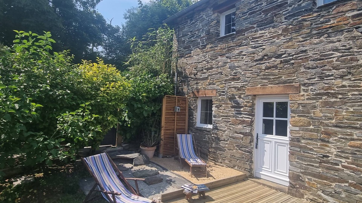 Lothey Cottage | Beaches & calm: The Deer Valley | Whole cottage for rent with enclosed garden