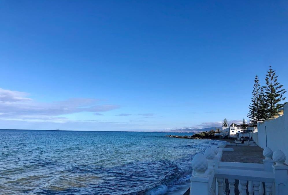 Arekmane Villa | Beachfront 3 Bedroom Villa w/ Parking