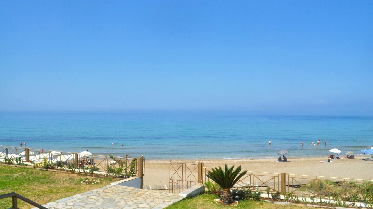 Agios Gordios Apartment | Beachfront 4-bed luxury suite - Agios Gordios Corfu Greece