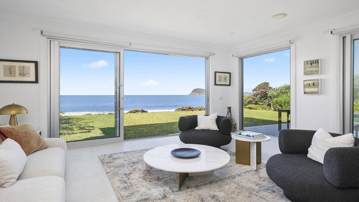 Pearl Beach House | Beachfront, 5 bedrooms, 5 bathroooms!