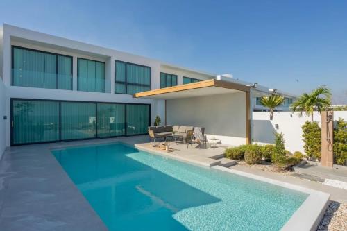 Cha-am Villa | Beachfront 998 Pool Villa