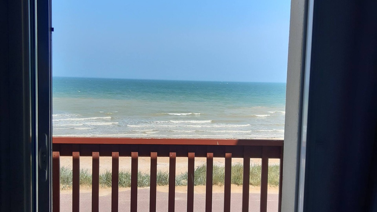 Bernieres-sur-Mer Apartment | Beachfront apartment on Juno Beach