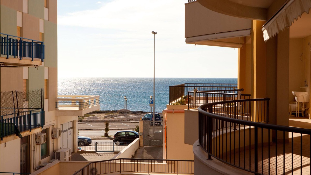 Gallipoli Apartment | Beachfront apartment in Residence Rosa Virginia Pool